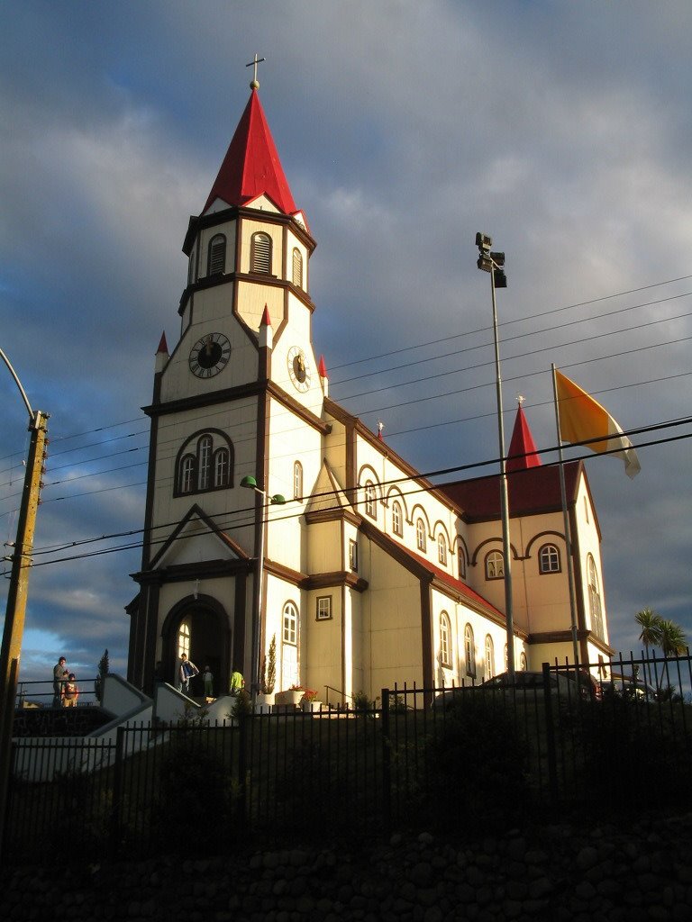 AL. Iglesia de Puerto varas by alberto lucchesi