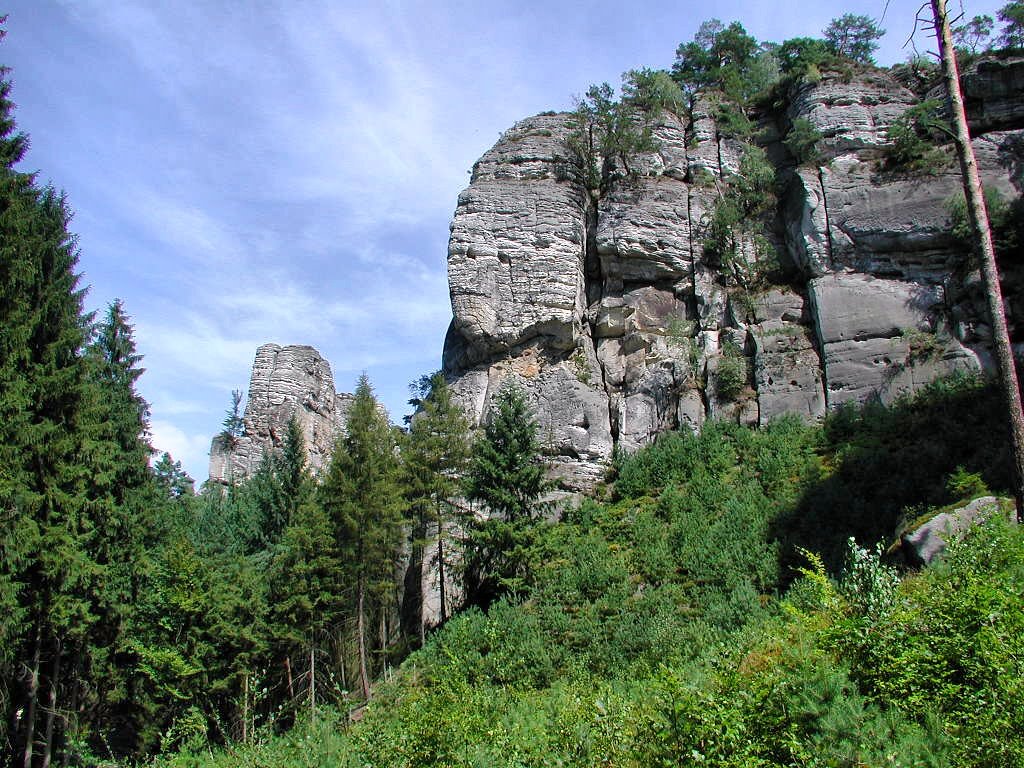 Čertova ruka ( "Devils hand" ), pravěké sídliště z doby neolitu ( "prehistoric settlement from the Neolithic period"), Hruboskalsko - Český ráj by Rodrich