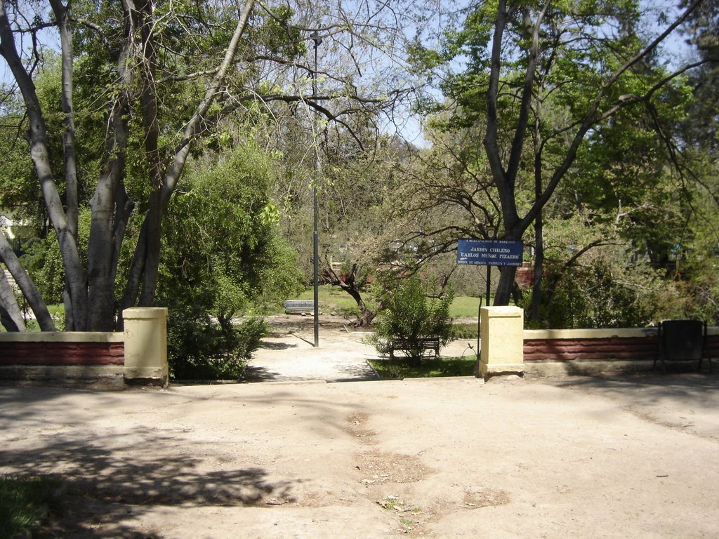 Entrada al Jardín Chileno by Ricardo Martini