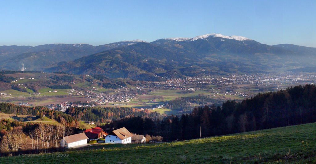 Wolfsberger Becken mit Koralpe von der Forster Strasse by Josef Grohs