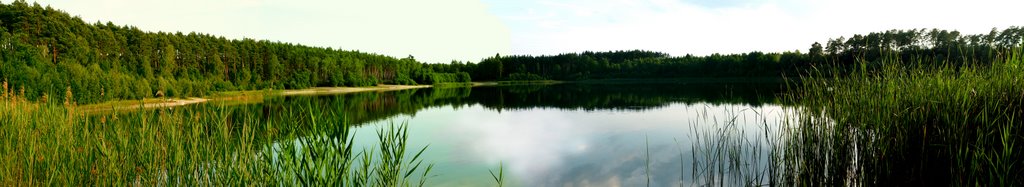 Jezioro Jelenie (popularne Jelonki) by Arkady_poland