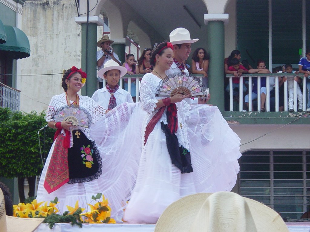 Jarochas de Alvarado,Ver. Fiestas: Cruces de Mayo. by juan Manuel Morales …