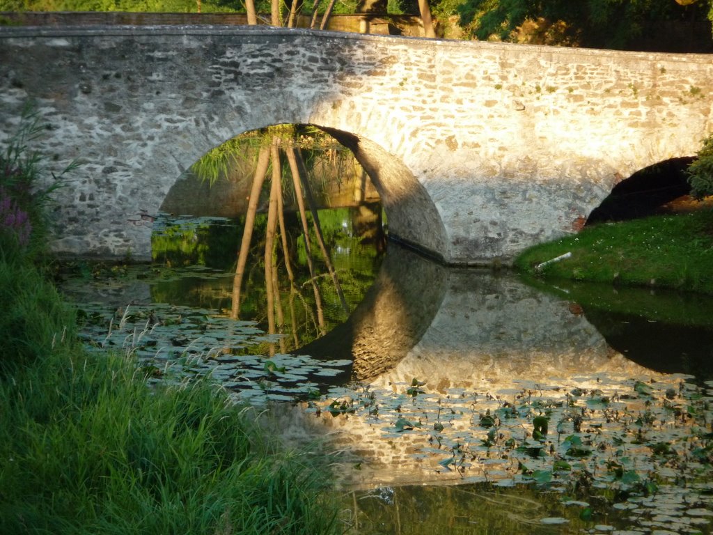 Brücke Schloss Köfering by third_eye