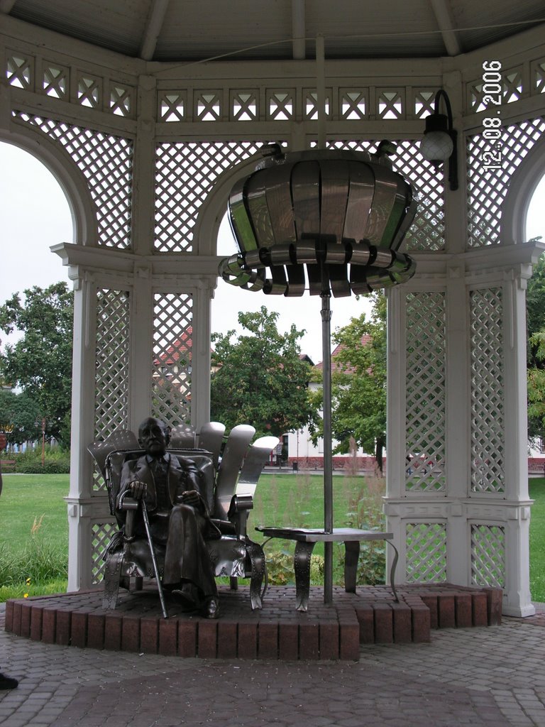 Statue of Imre KÁLMÁN, Siófok, Hungary by Zoltán Büki