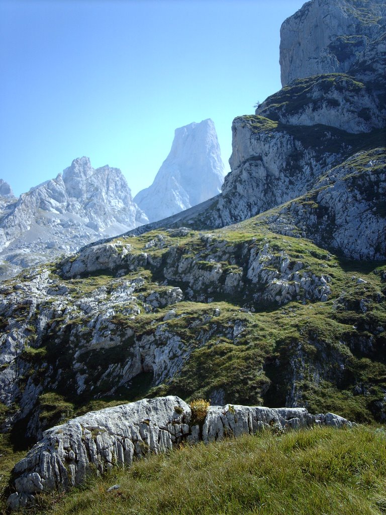 Naranjo de Bulnes desde Camburero by soto1592