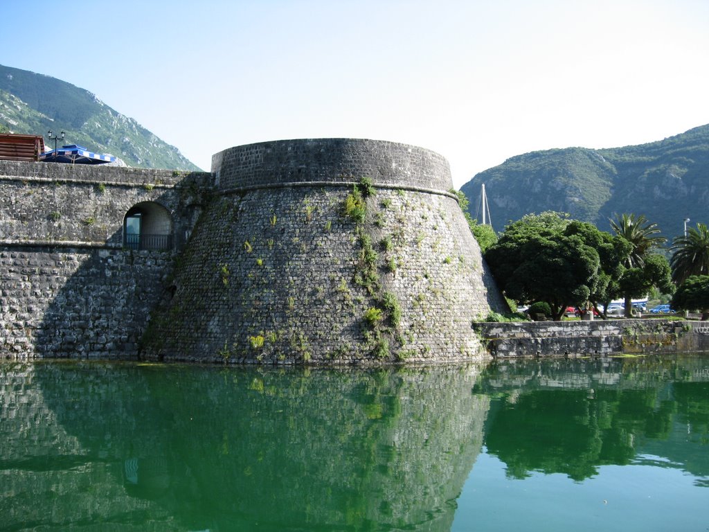 Kotor old town by minkin