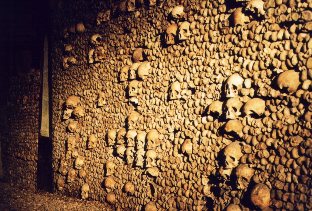 Paris Catacomben by Onno Kaldenberg