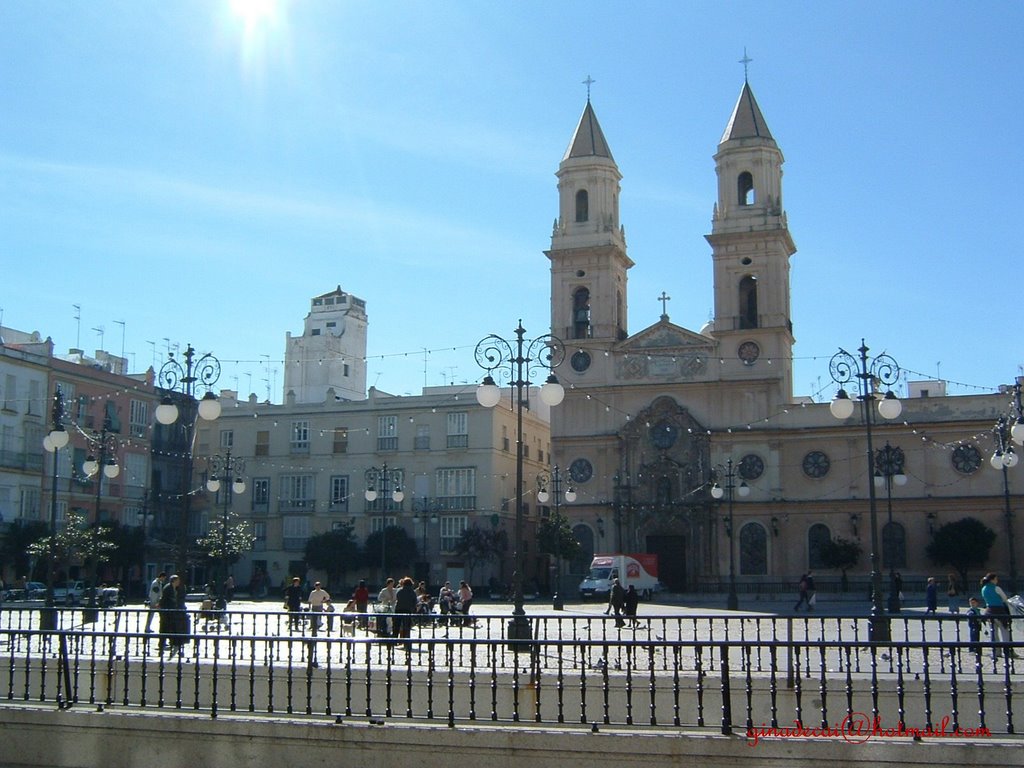 Plaza de San Antonio by Ginadecai