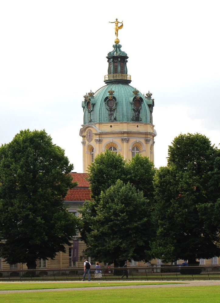 Schloss Charlottenburg / Charlottenburg Palace by fajna_asia