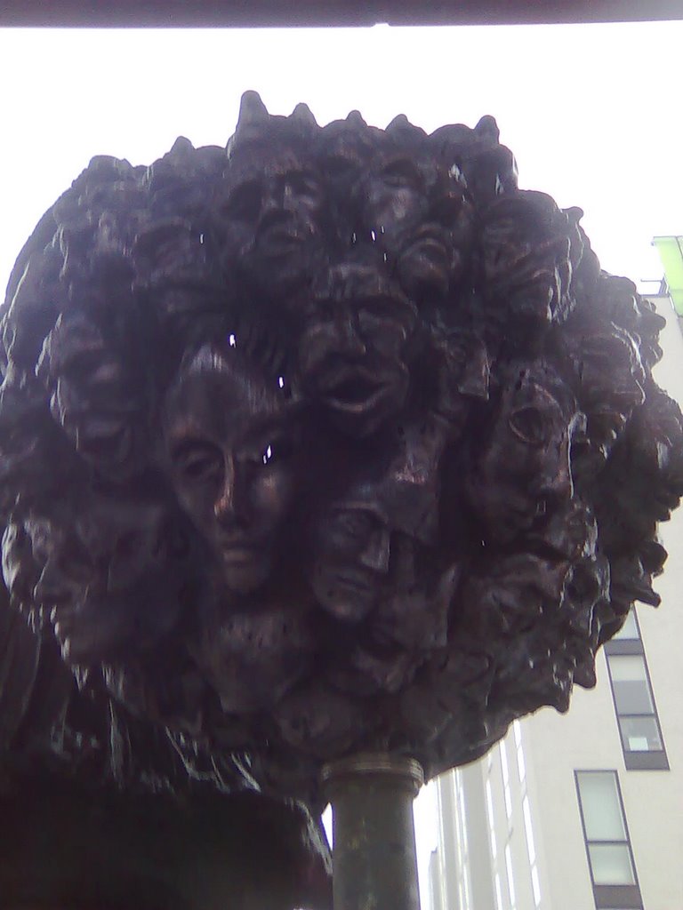 Sinister sculpture by Bella Center Metro - sideways close-up by krungadoren