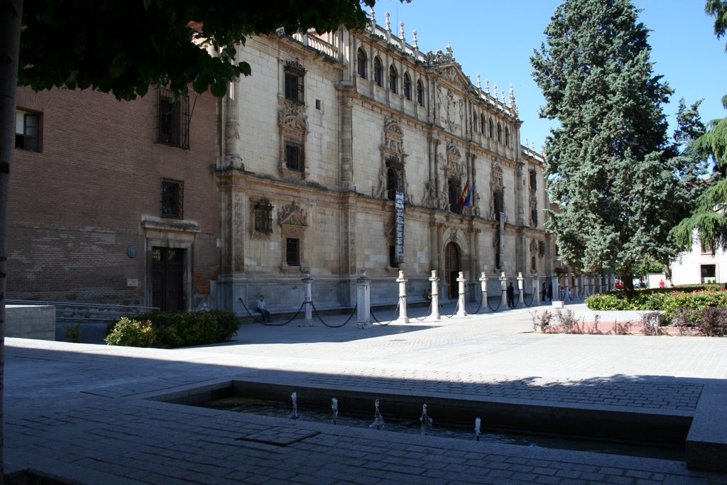 Edificio historico universidad de alcala by johnnytonic