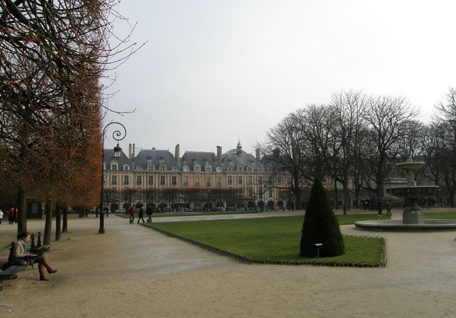 Place des Vosges - Paris by Mircea_RAICU