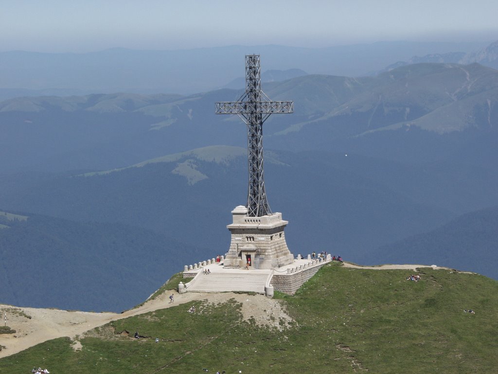 Crucea de pe Caraiman (foto Radu Pescaru) by Cătălin Strătilă