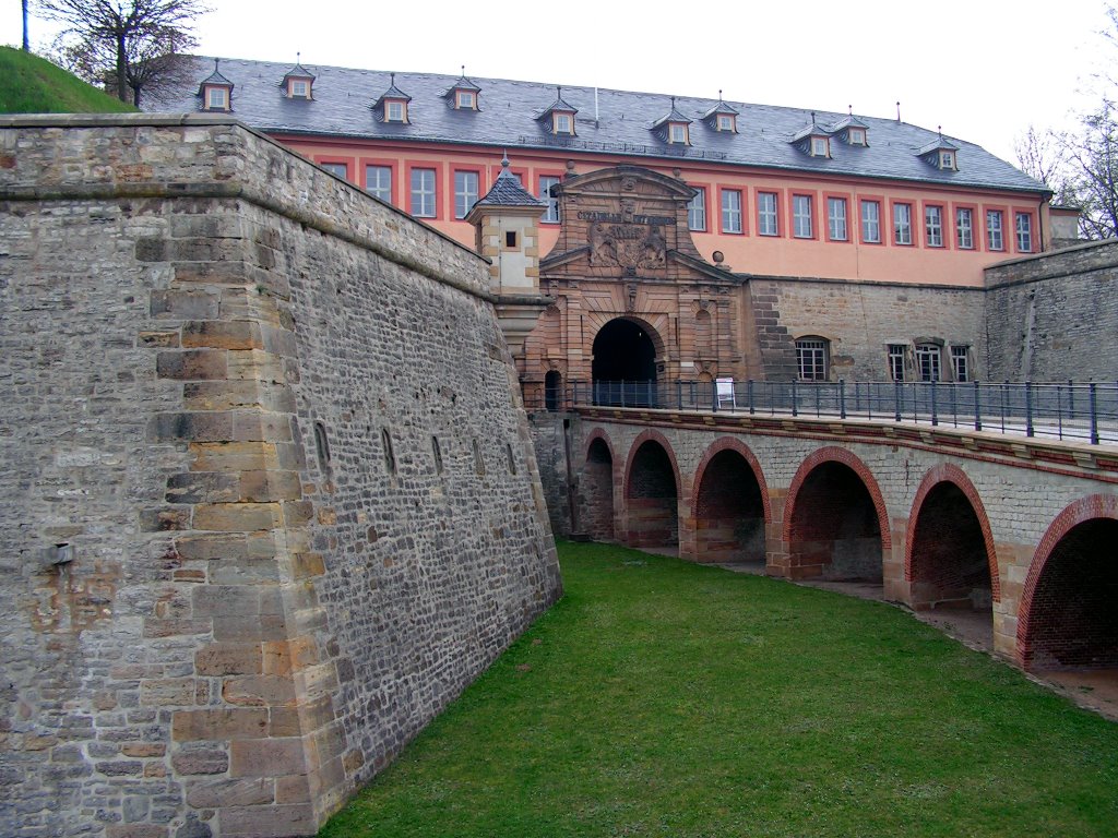 Citadelle Petersberg by Hans Ulrich H