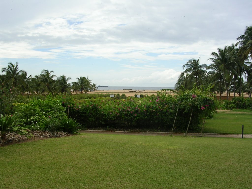 Vista de la playa de Lome, desde el Hotel Sarakawa by dvera