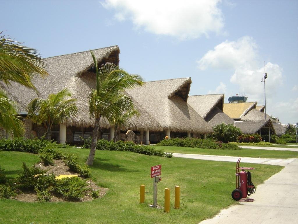 Punta Cana Airport by Sebastian Lück