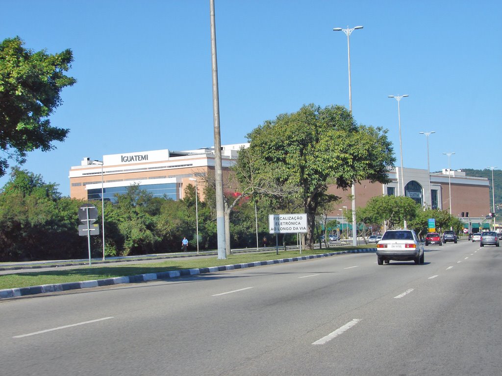 Shopping Iguatemi by Alexandre Pedron