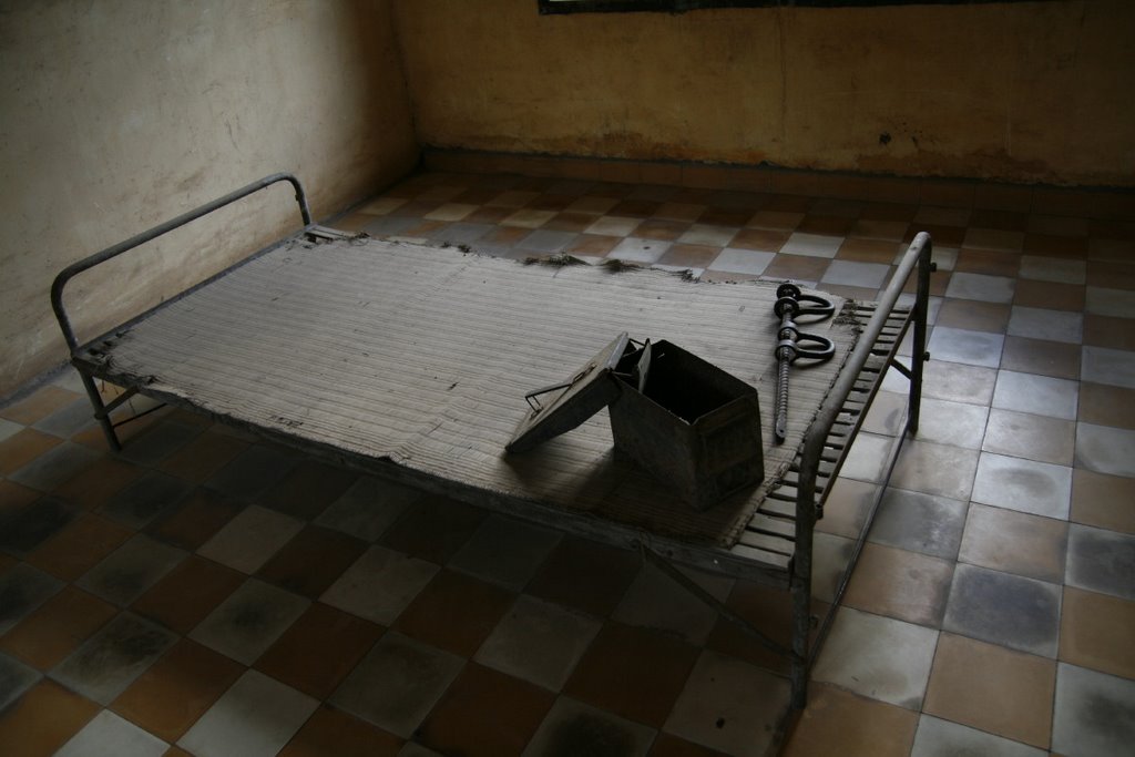 Tuol Sleng Genocide Museum by kyle ma