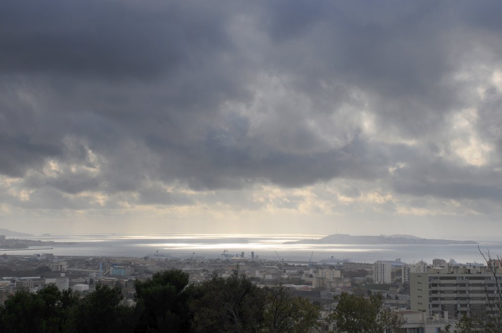 Vue des hauteurs du Bd Lombard à Marseille by Cheikh-Aissa Ali