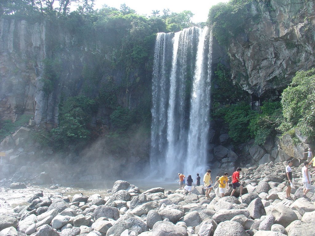 Waterfalls - seogwipo by Paul HART