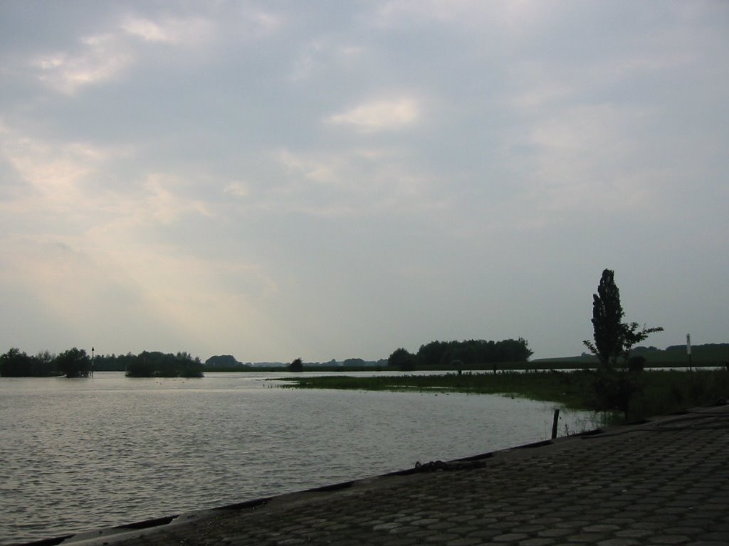 Rhein-Fährenanlegestelle Walsum-Orsoy, Duisburg by Steftone