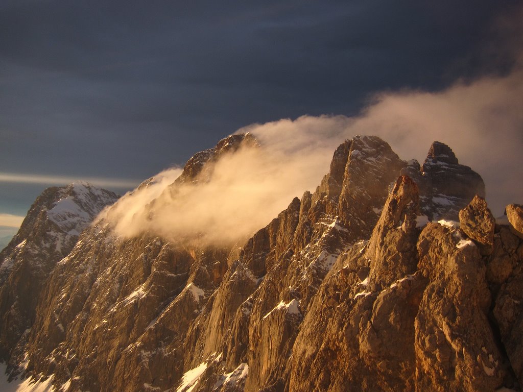 Hoher Dachstein mit Gipfelwolke by Andy_B