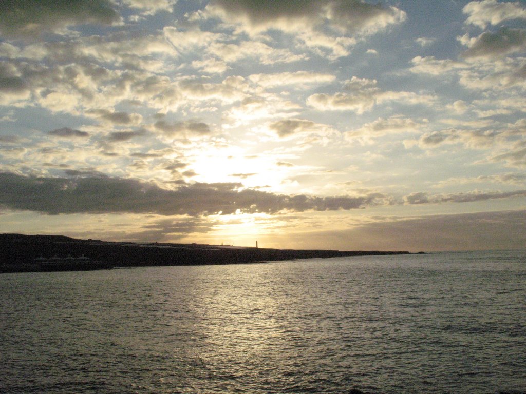 Puesta de sol en la costa de Los Silos by davidbaso