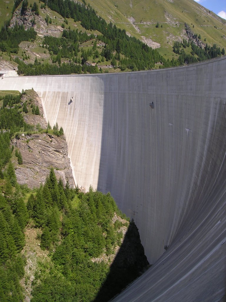 Luzzone Dam by Marzio Regolini