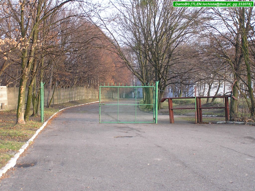 Stadion Lechii - brama przy zegarze by DarioGdansk