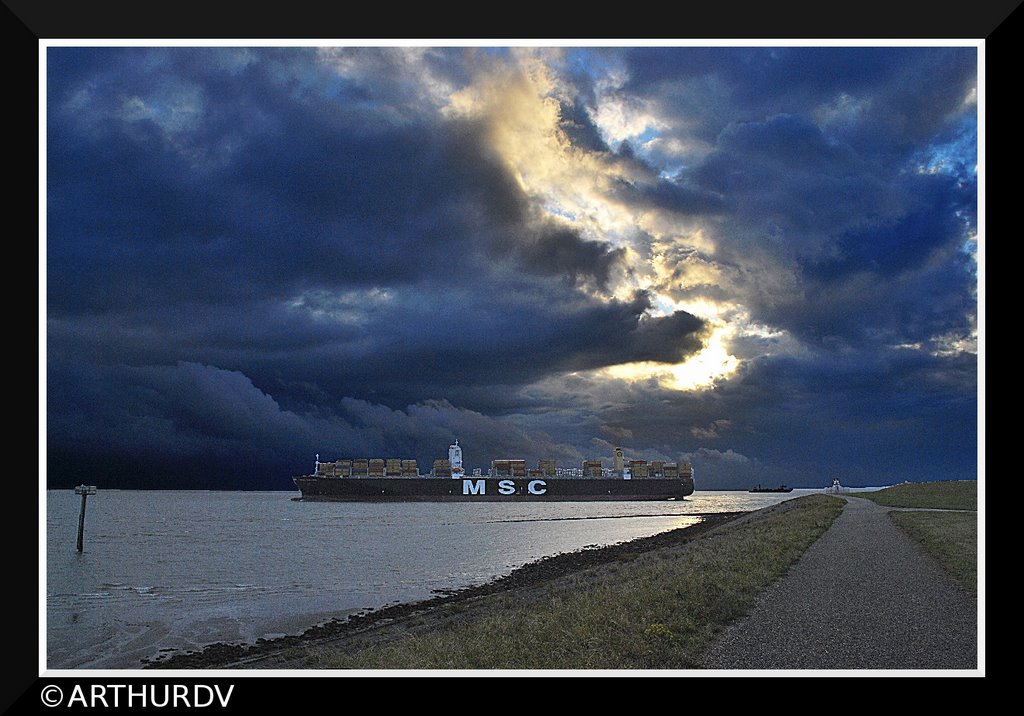 Final turn to Antwerp by © ARTHURdXYV