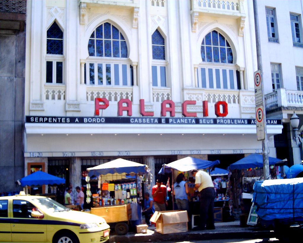 Cine Palacio by Silvio Cezar Scremin