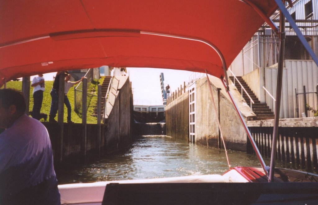 Cheboygan River Lock by goliath414