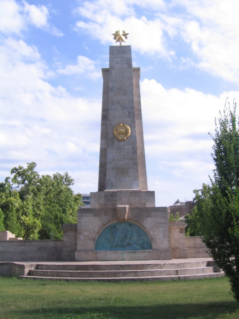 Szabadság square by Mate J Horvath