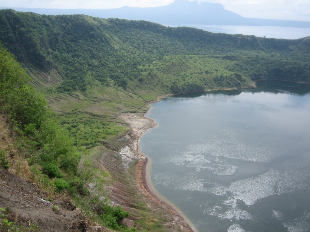 Taal volcano by Ambig