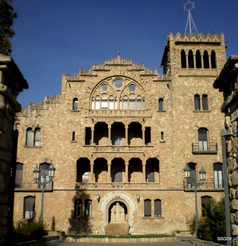 Llar de Sant Crist - Igualada by sserog