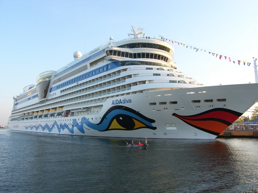 AIDA Diva in Warnemünde by daisy19650