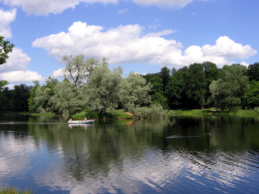 Boating by Usama ben Yorik