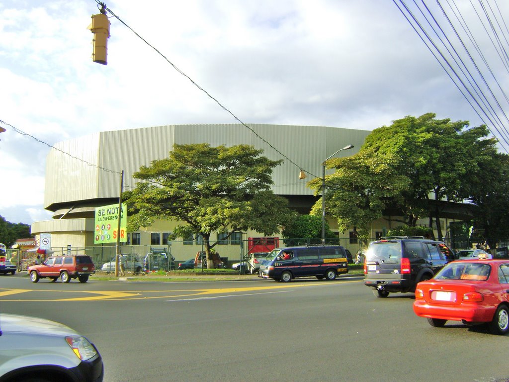 Gimnasio Nacional Eddy Cortez by LUIS PALMA