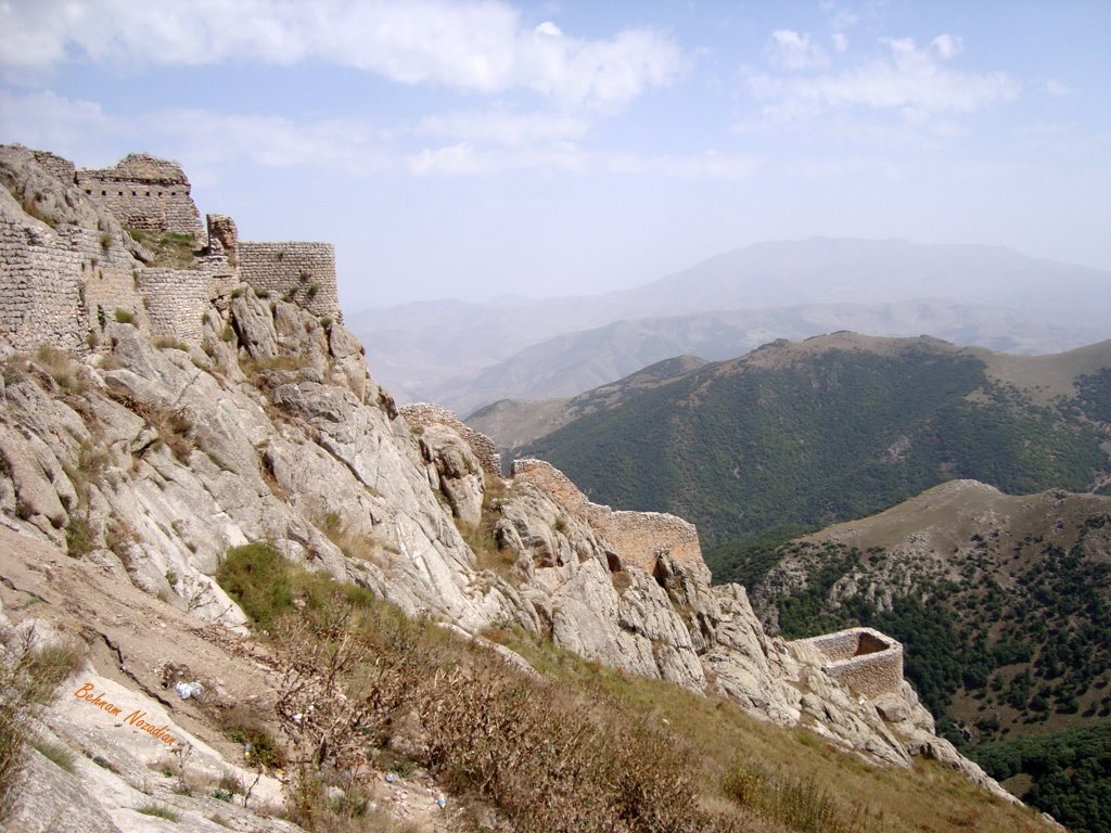 Babak Castle (بابک قلعه سی) by Behnam Nozadian