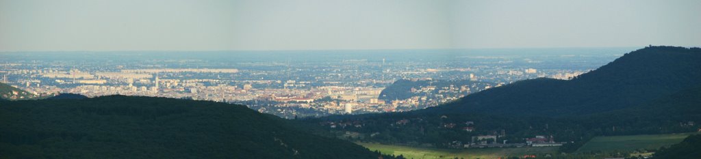 Budapest a Nagyszénás hegyről by Gez@ batsy