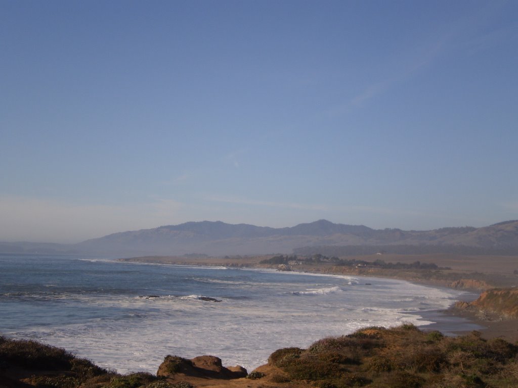 San Simeon Beach by briantravelman