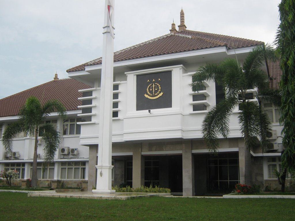 Gedung KEJATI Makassar by anangirawan