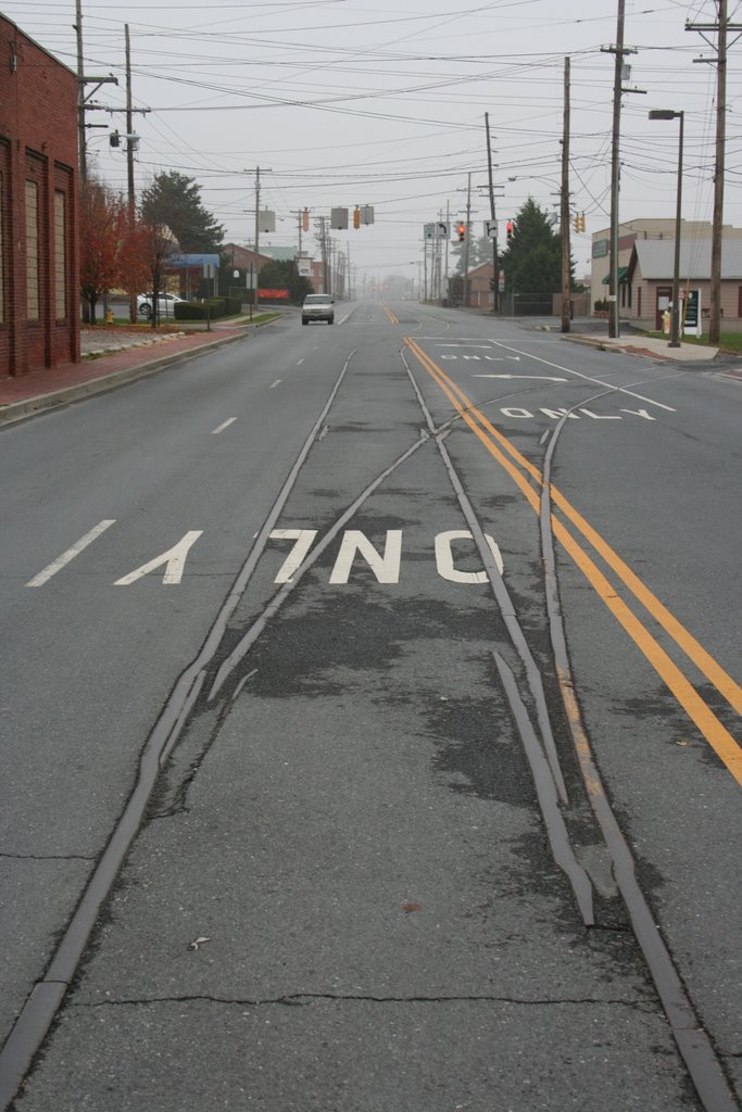 Abandoned Tracks at Switch on East St. by leglesskitten