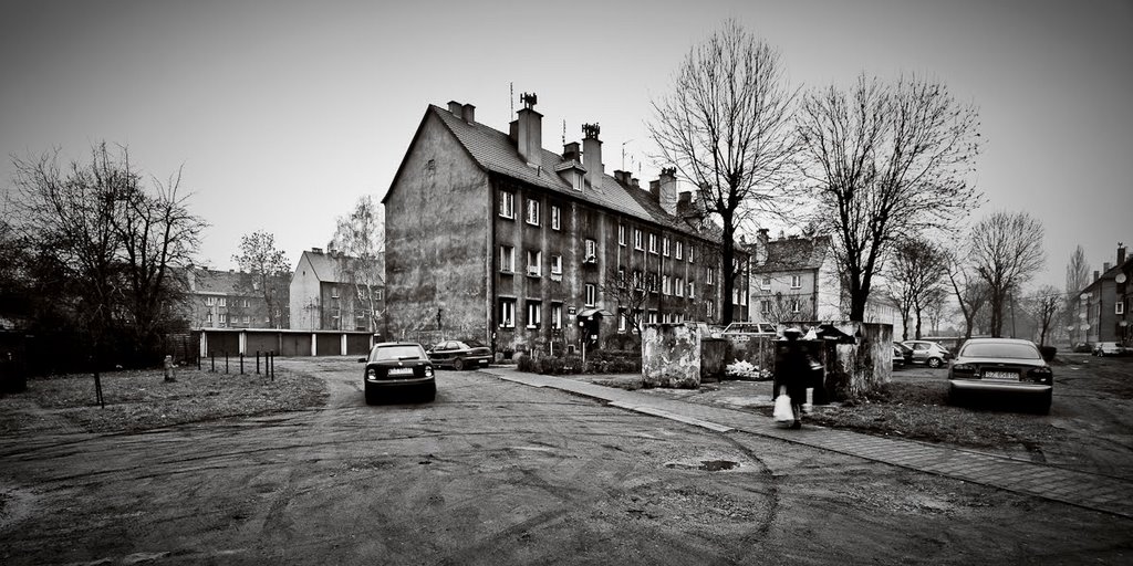 Os. Różańskiego, podwórka przy ul. Przerwy-Tetmajera / Rozanskiego estate, courtyards at Przerwy-Tetmajera Street by Rafał Bigda