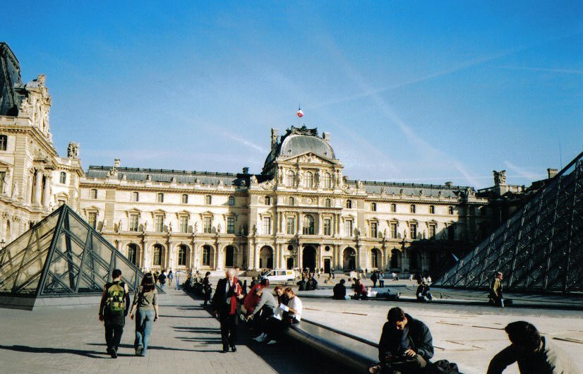 Paris Louvre by futurosf