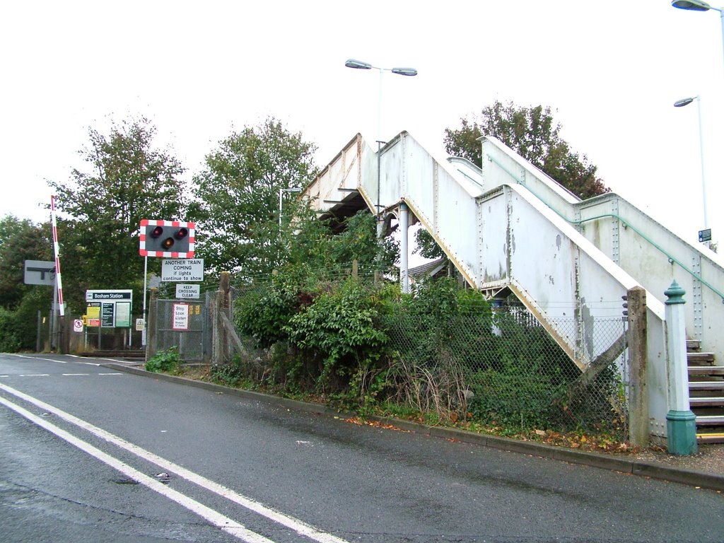 Bosham railway footbridge by Alan WD