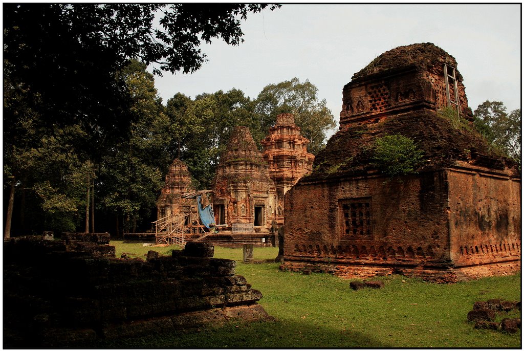 Prasat Preah Ko ... C by americatramp.the2nd