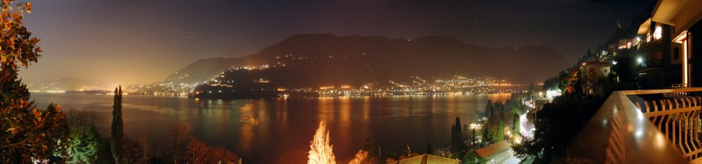 Lago di Como Night Panorama by yakobusan