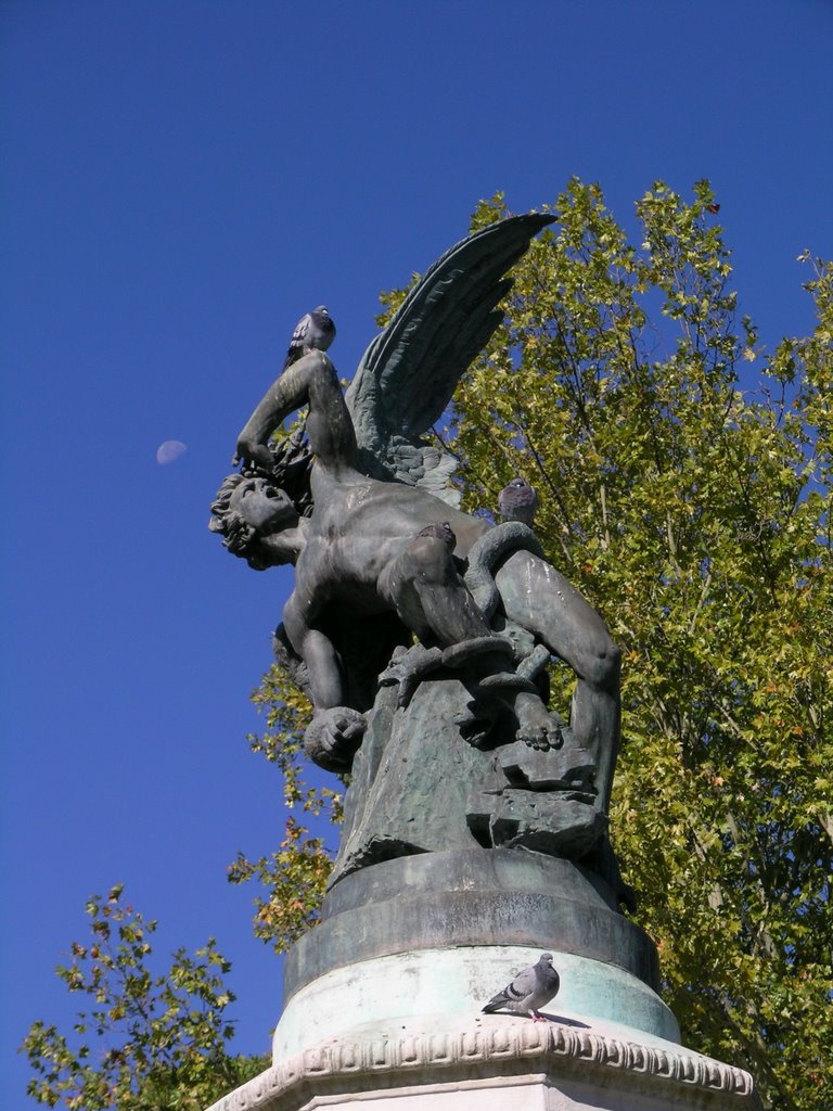 Monumento al Ángel Caído by Uchi