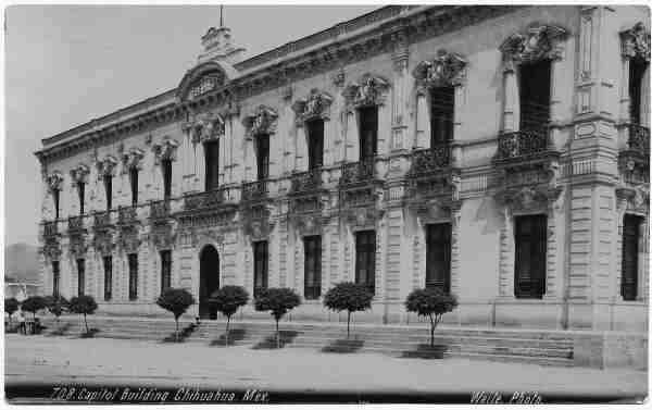 Pal. Gob. frontispicio posterior 1905 by Dr. Luis Raúl Manini…